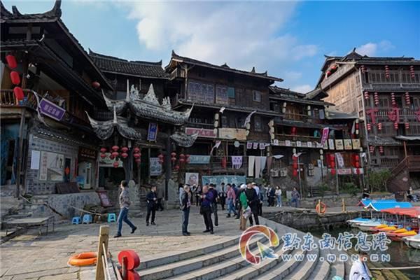 金融助企 破浪前行